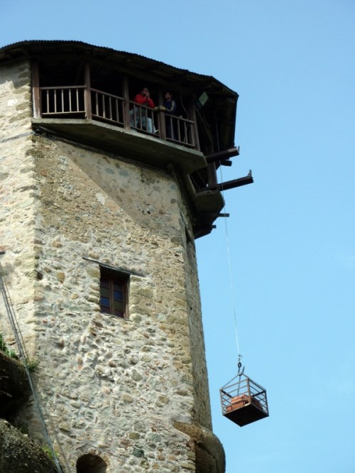 No Way to Elevate a Tourist — action combined with scenery in Meteora