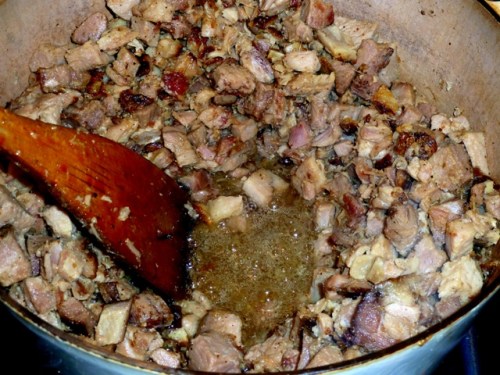 When the fat pools in the bottom, drain it