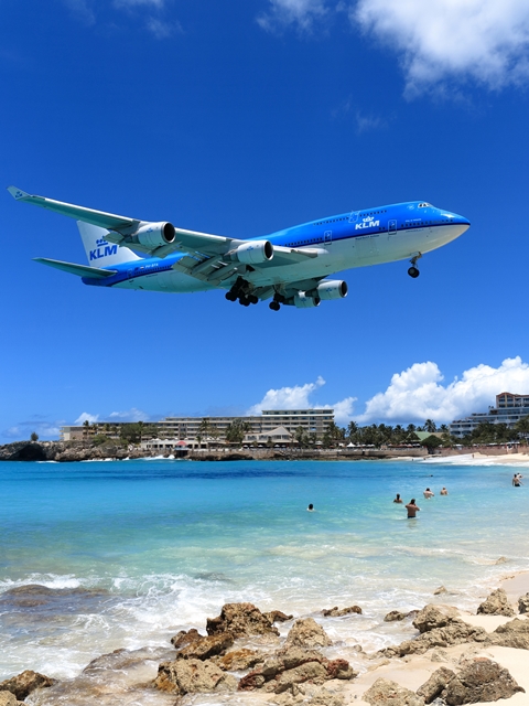 KLM over Maho Beach