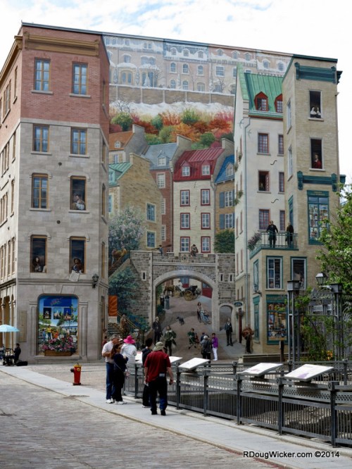 Fantastic example of trompe l'oeil in Lower Town