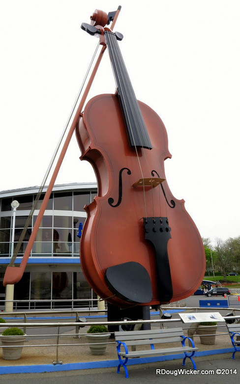 World’s Largest Céilidh Fiddle