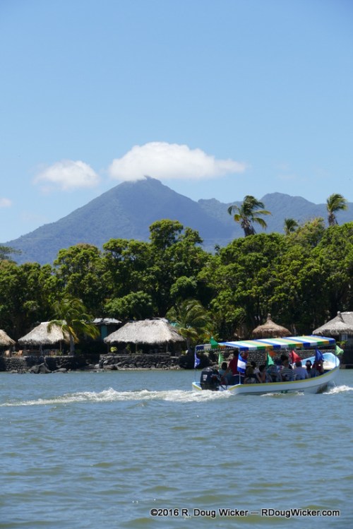 Setting sail (or is that "setting motor"?) on Lake Nicaragua