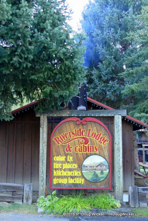 Riverside Lodge & Cabins