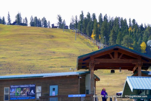 Angel Fire Ski Resort — base: 8,600 feet; top: 2,600 meters to 10,677 feet/3,254 meters