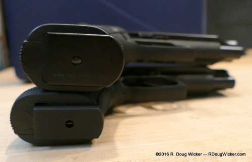 Grip width comparison — 84FS vs 85FS